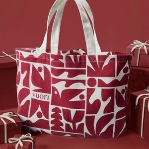 Vuori Burgundy and White Graphic Holiday Tote NWT